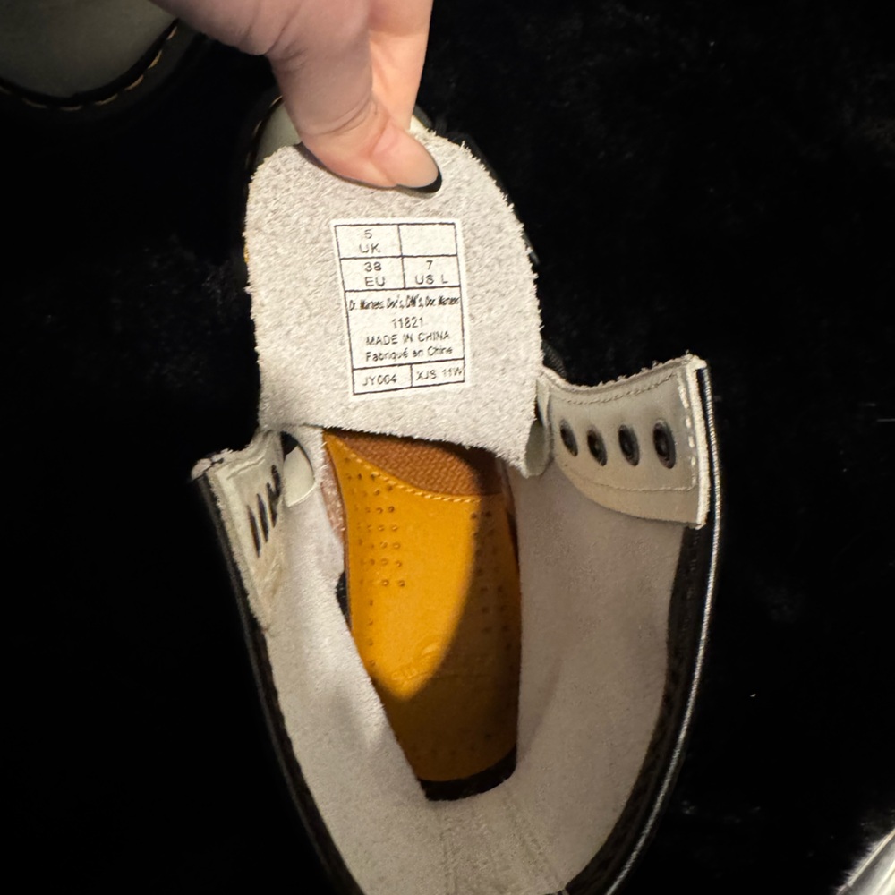 NWOT White Dr Martens - Picture 6 of 7
